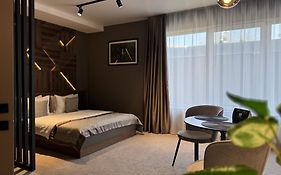 Hide Park Hotel
